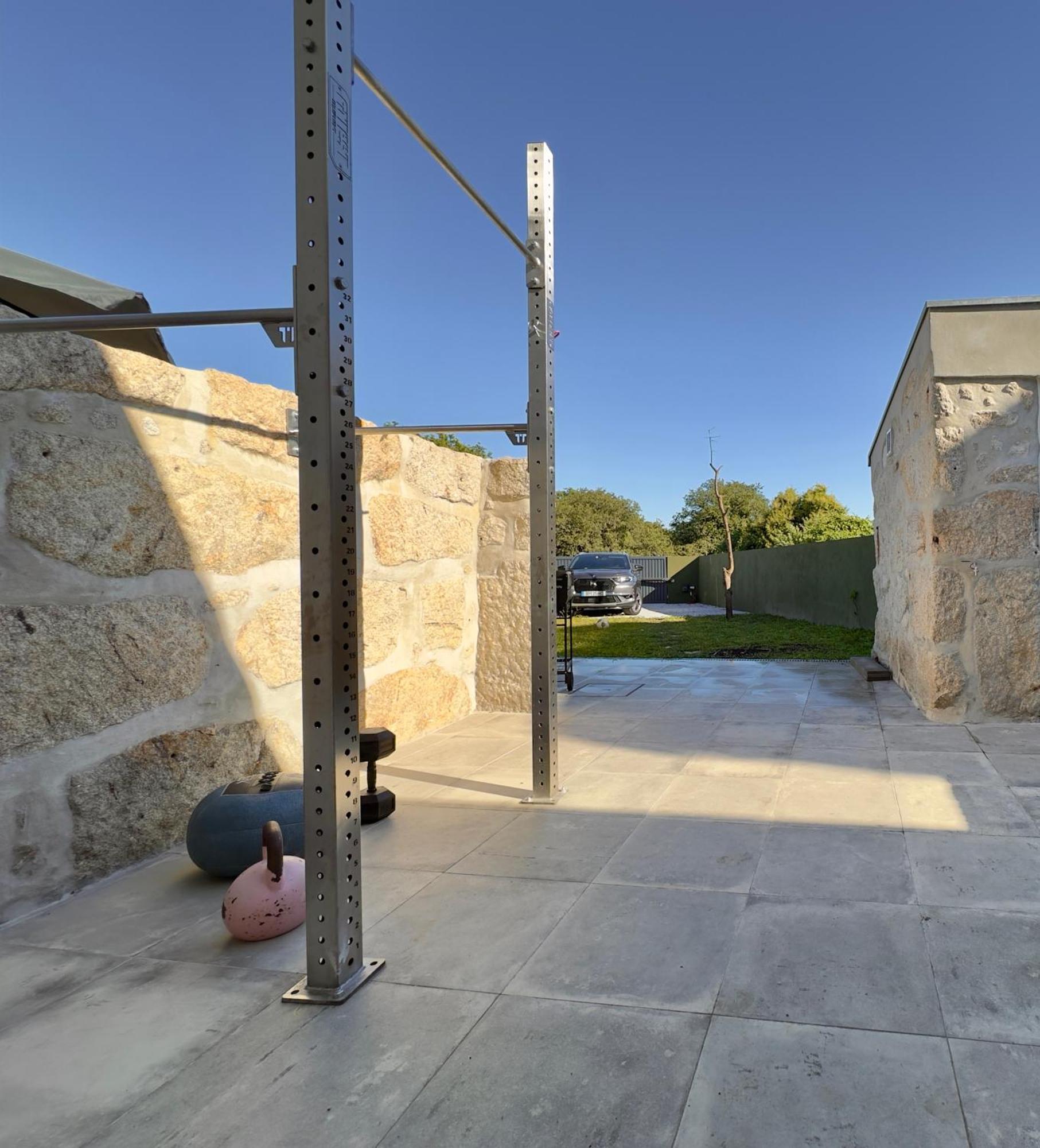 Modern House With Patio And Bbq *